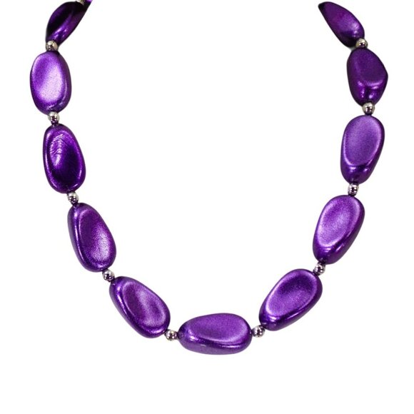 Purple bead fashion necklace with large purple beads and  shiny silver beads - Picture 3 of 9